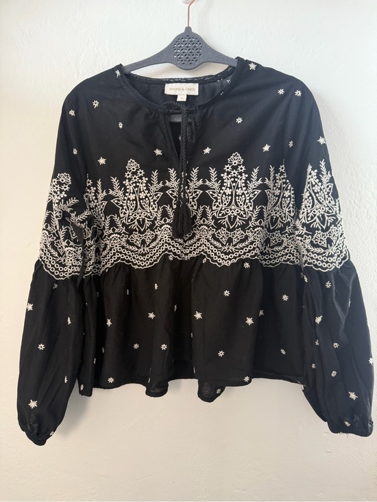 Jennifer & Grace Tops - Jennifer & Grace Black Embroidered Boho Peasant Blouse Tassel Top Size M